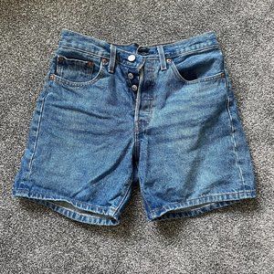 Levi 501 Mid Thigh Short